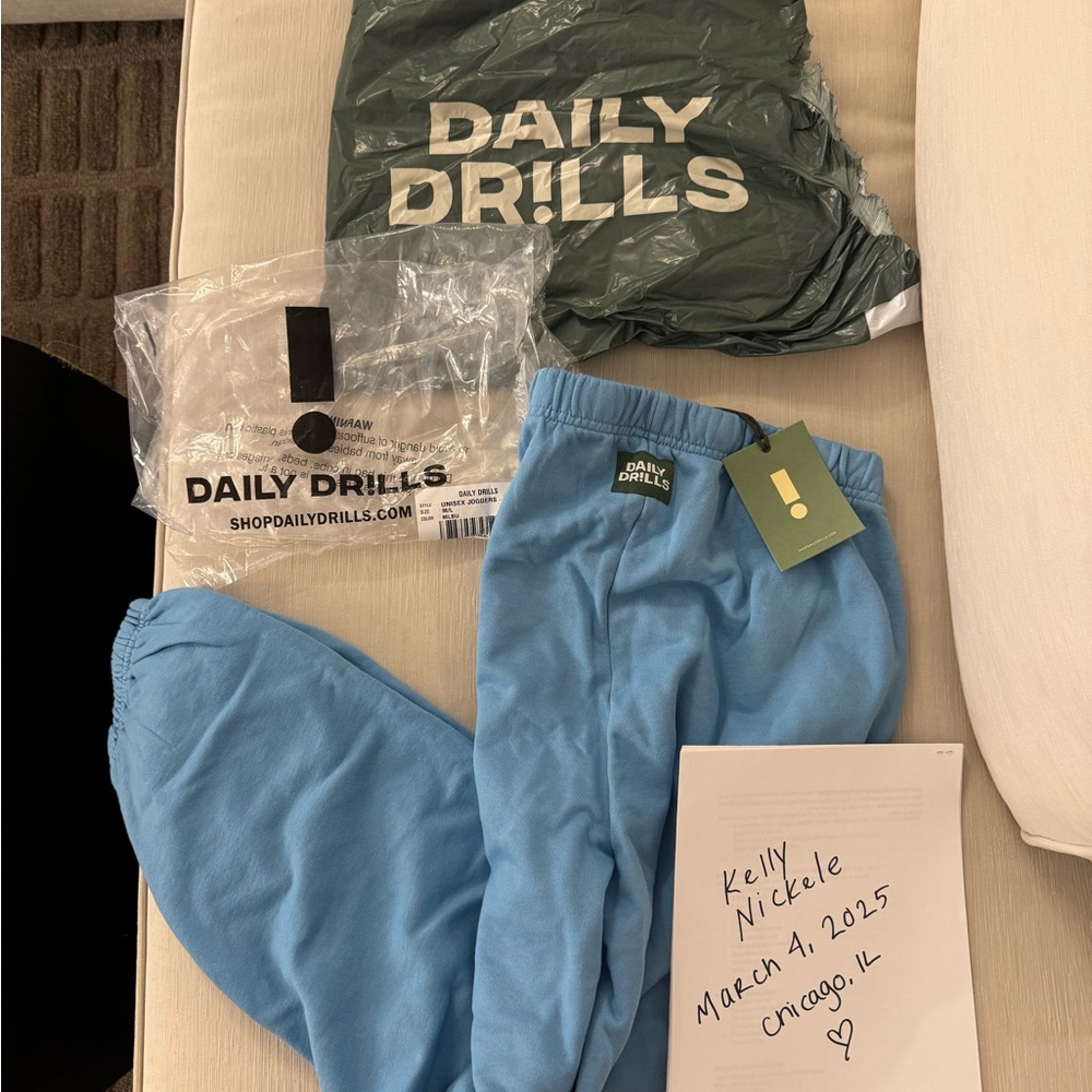 NWT Daily Drills Unisex Joggers in Malibu - M/L